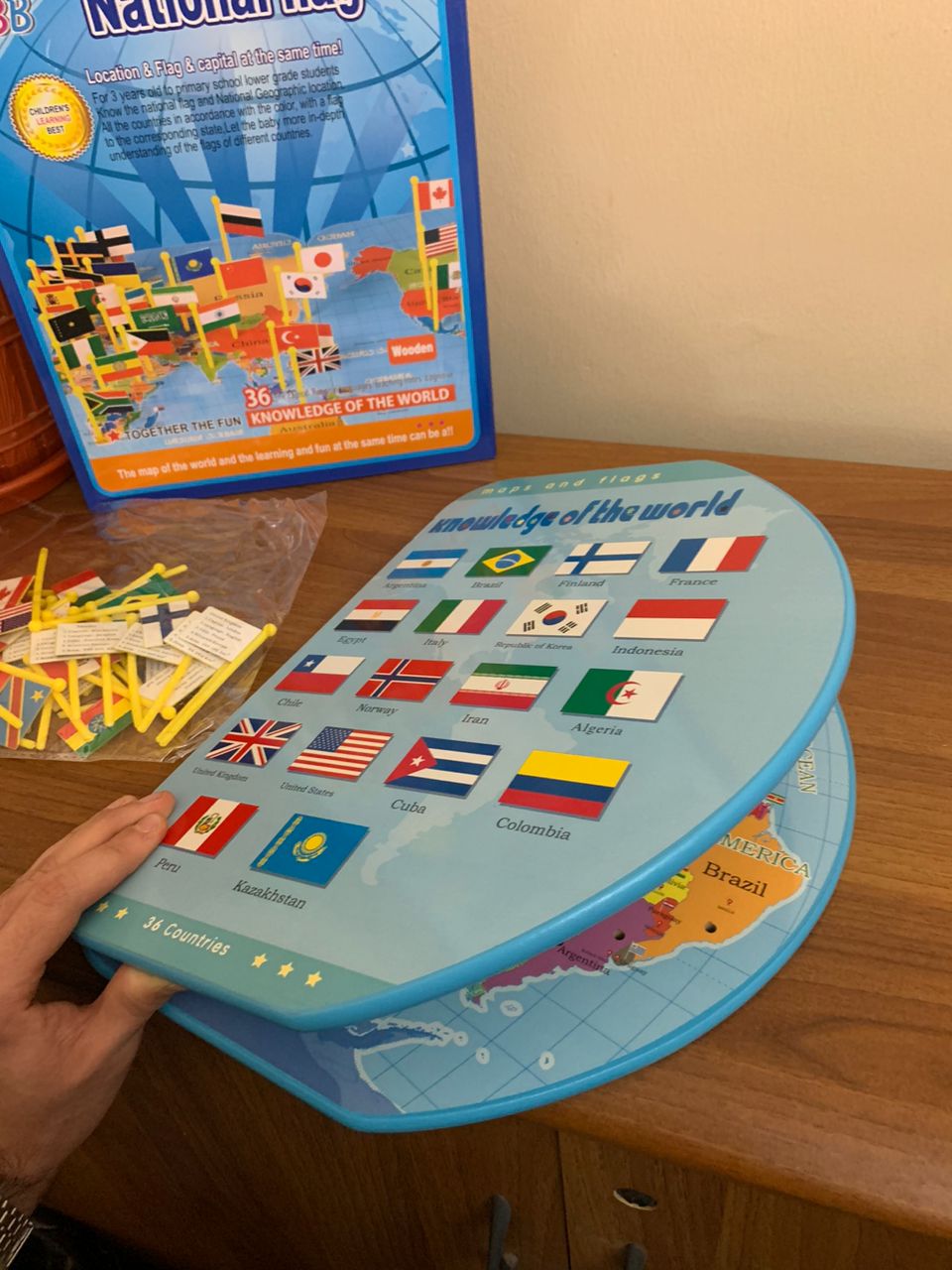 Puzzle Carte du Monde en Bois Pliable avec Drapeaux et Capitales – لعبة تعليمية للأطفال خريطة العالم مع الأعلام والعواصم